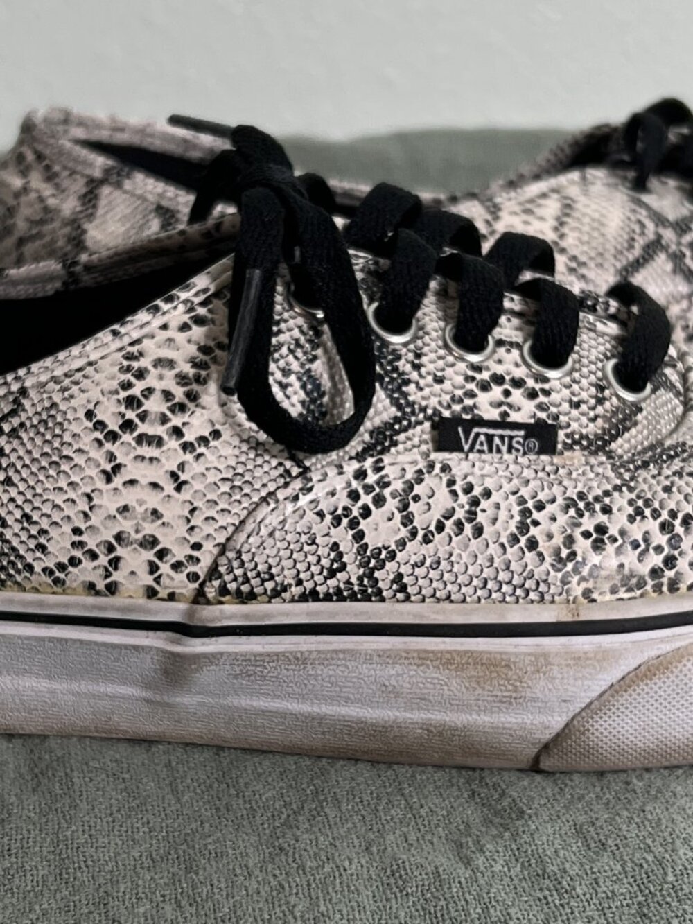 VANS Black & White Faux Snakeskin Pattern Sneakers SZ Men's 12 - Picture 7 of 11